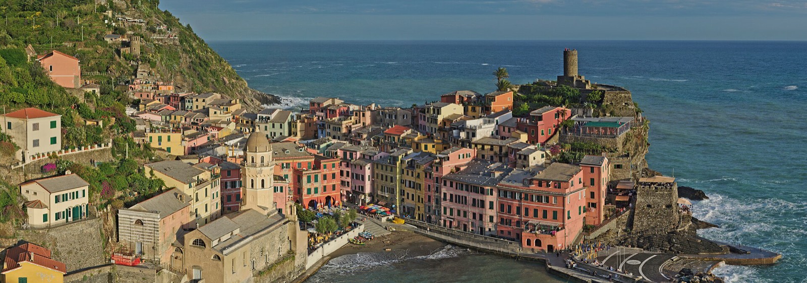 Vernazza, vilarejo colorido da Cinque Terre à beira-mar